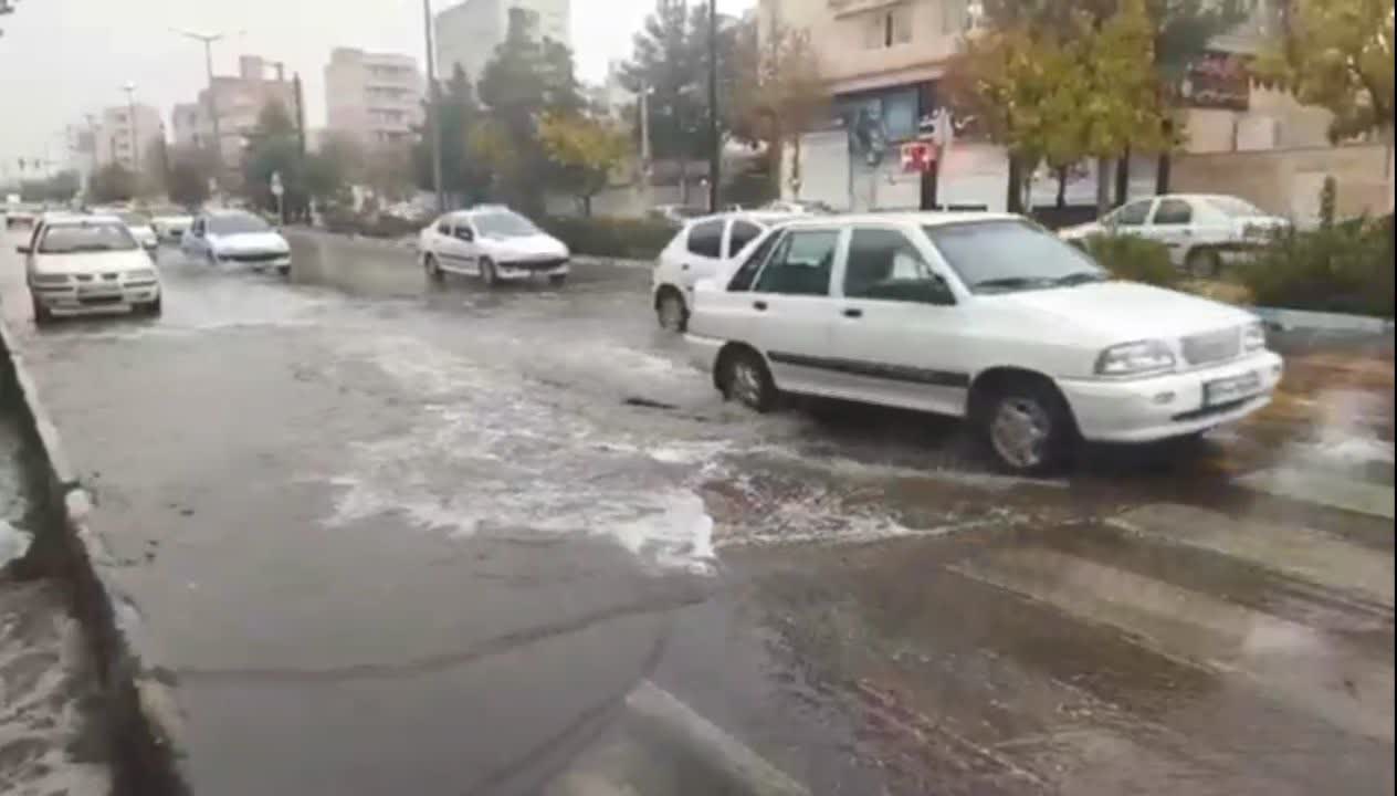 خوشحالي مردم  از نخستين باران رحمت پاييزي در  نيشابور