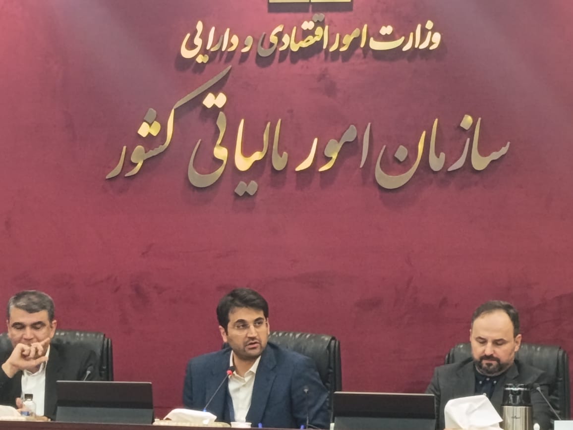 برداشت 6 همتی از حساب شرکت ملی نفت کاملاً قانونی بود / برخورد با دستگاه‌های دولتی سخت‌گیرانه‌تر از بخش خصوصی است