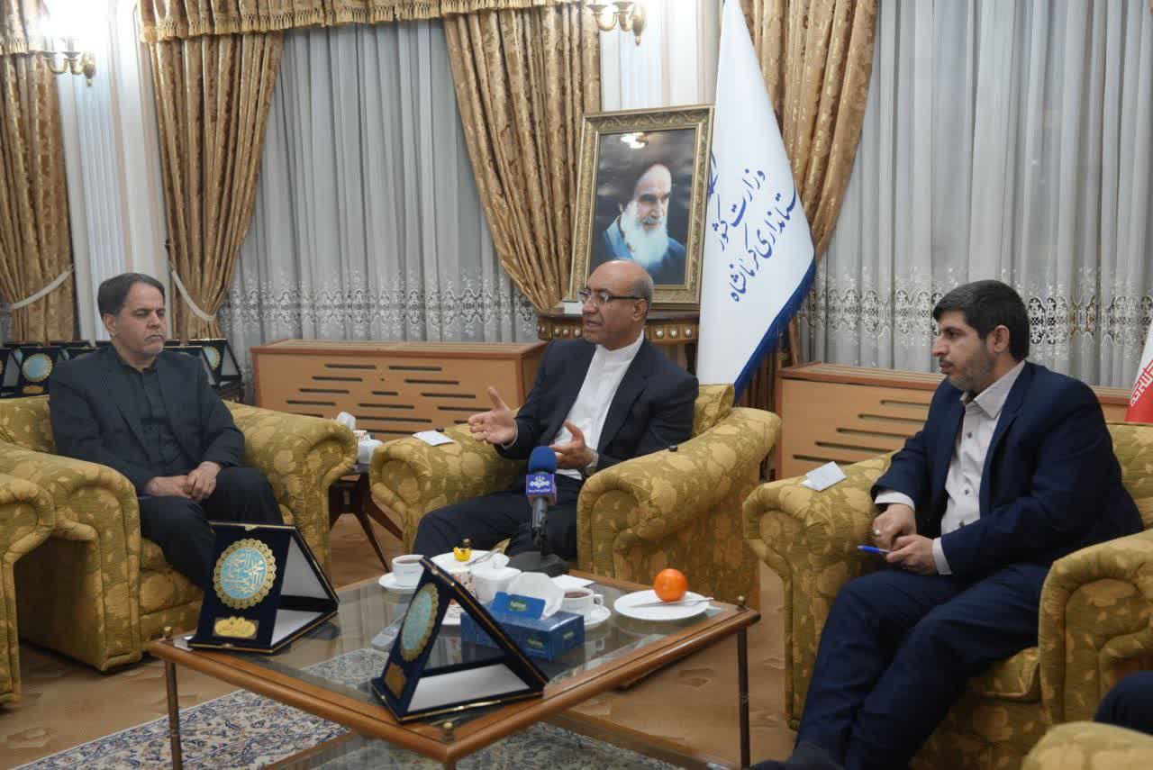 استاندار کرمانشاه: کميته امداد از نهاد حمايتي به محور اشتغال‌زايي و توانمندسازي تبديل شده است