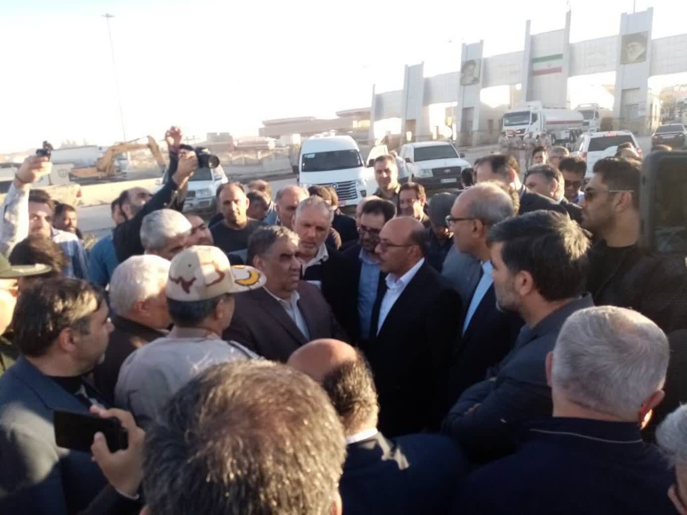 رئيس کل گمرک ايران در مرز پرويزخان بر تسهيل صادرات تأکيد کرد