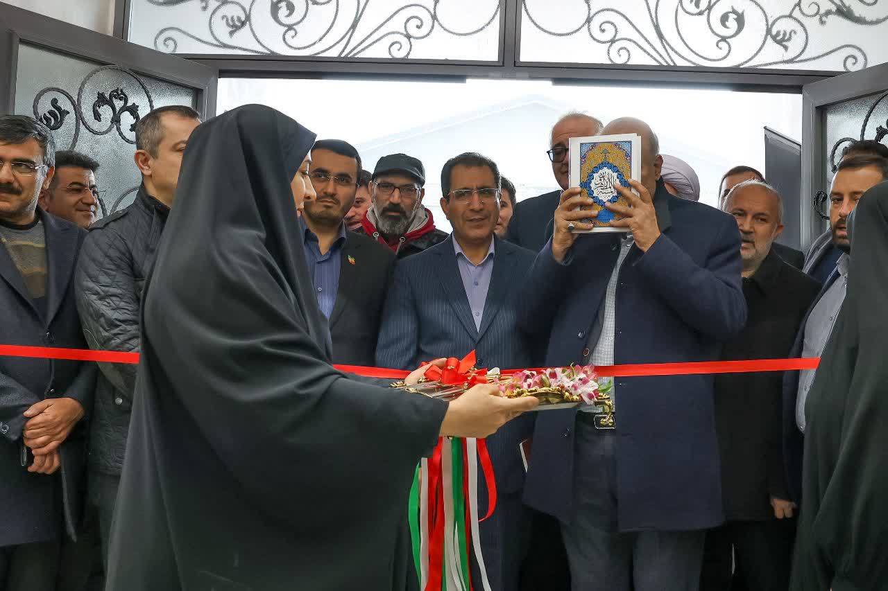 افتتاح نمايشگاه دستاوردهاي هفته پژوهش و فناوري و کارخانه نوآوري تبريز