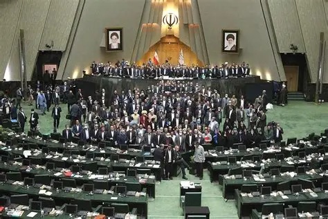 قانون‌های بی‌قانون: وقتی مصوبات مجلس در پیچ‌وخم اجرا گم می‌شوند