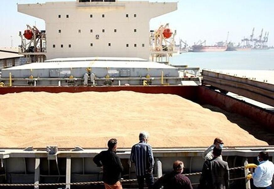 پهلوگيري 10 هزار تن گندم در بندر اميرآباد