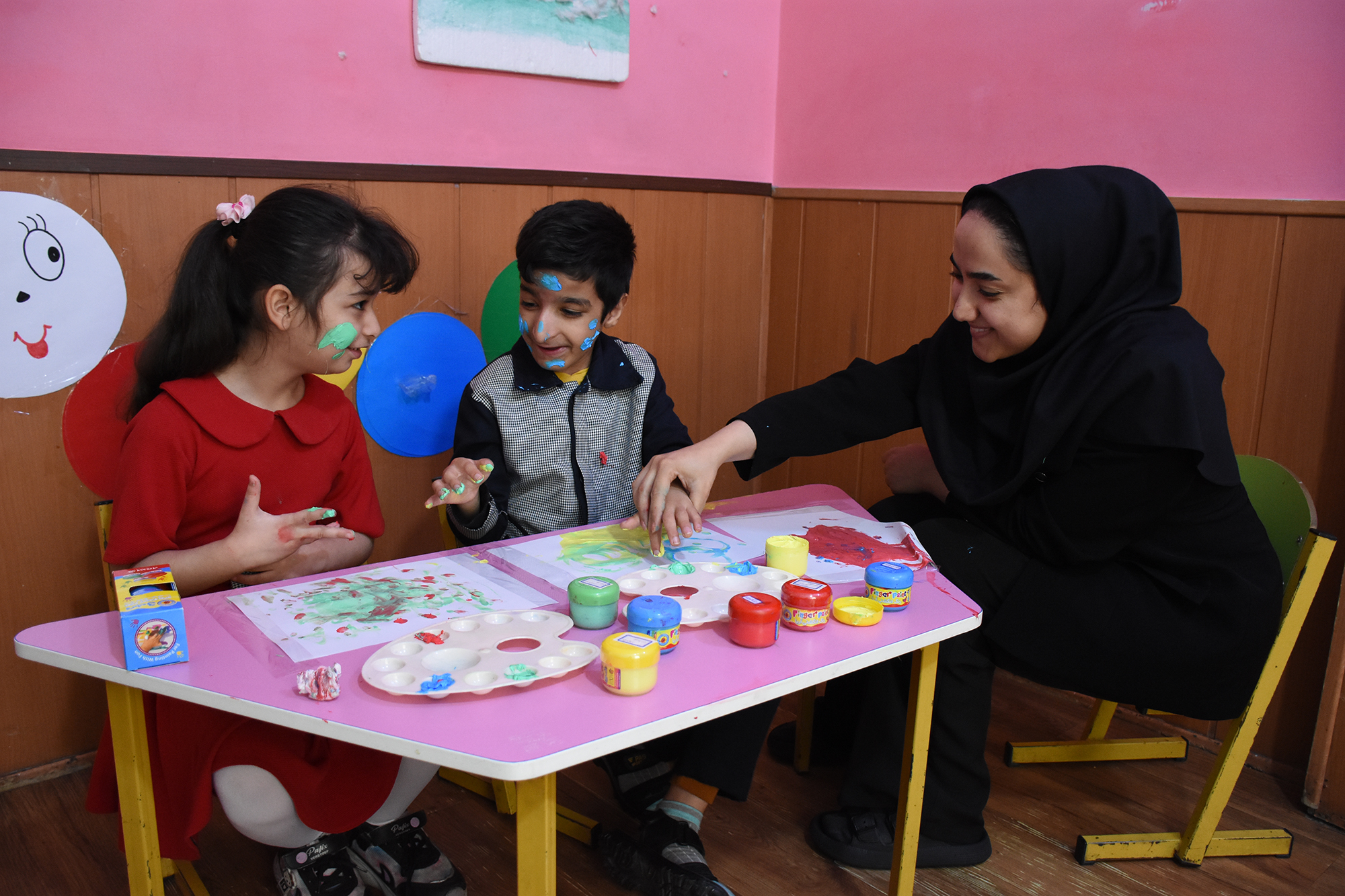 کارگاههاي تابستانه مرکز توانبخشي  نگارعصر در کاشان  براي کودکان با نيازهاي ويژه