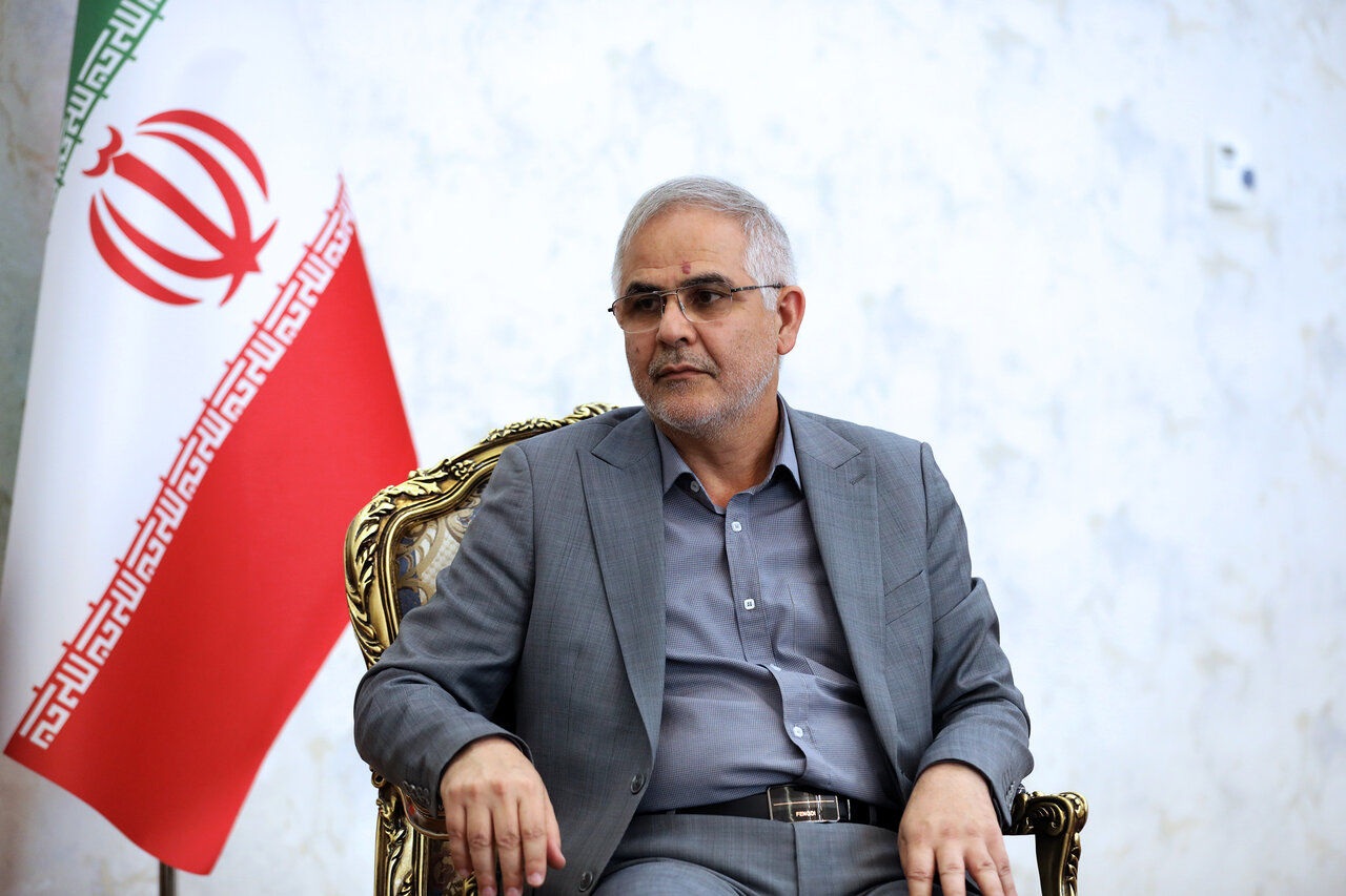 انتقاد از ماندگاری 140 ساعته کالا در مرزها/ در نوسازی ناوگان حمل‌ونقل مسافری تسریع شود