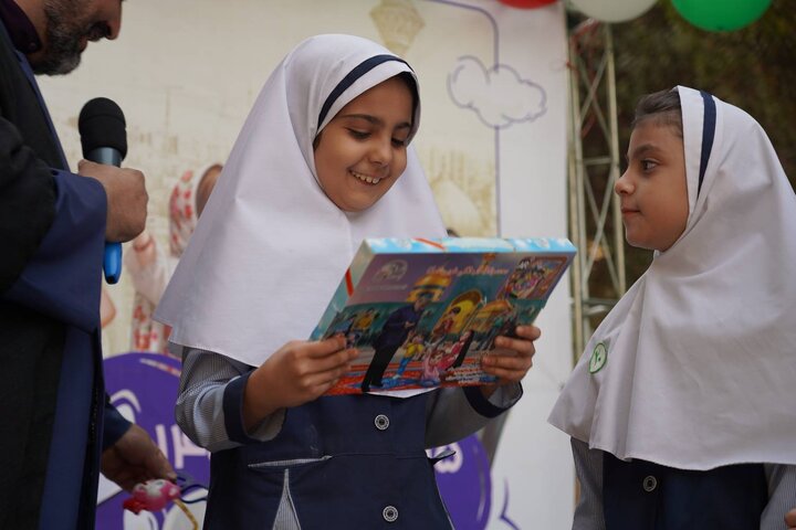 سلسله جشن‌هاي هفته ملي کودک در بوستان پرستار منطقه 14