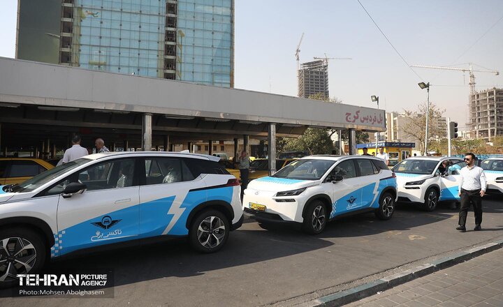 تاکسی‌های شاسی بلند برقی از راه رسید