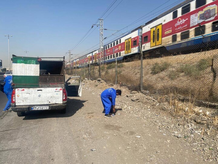 اجرای طرح جمع‌آوری پسماند خشک در حاشیه خط 5 مترو و بزرگراه شهید فهمیده