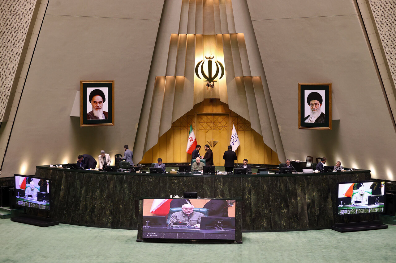 ایزدخواه: نیازمند کمیسیون تخصصی در موضوع هوش مصنوعی هستیم/ قالیباف: کمیسیونی در حوزه هوش مصنوعی و فناوری در مجلس سیزدهم تشکیل خواهد شد