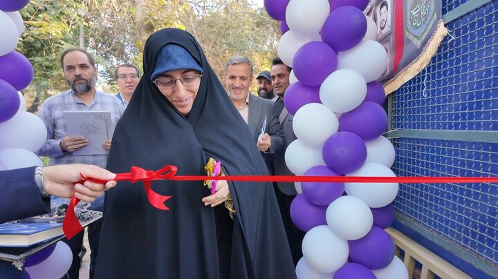 افتتاح نخستين زمين چمن مصنوعي اختصاصي بانوان در منطقه 12