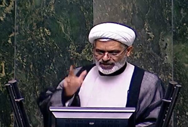 آقاي وزير، سلامت مردم را قرباني کمبود اعتبار نکنيد/ آب آلوده به آرسنيک جان مردم منطقه را به خطر انداخته است