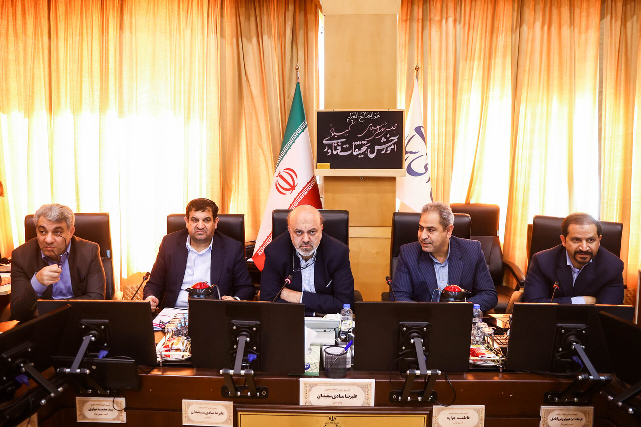 عملکرد وزارت علوم در اجرای برنامه هفتم رضایت‌بخش نیست/ کاهش رتبه علمی کشور