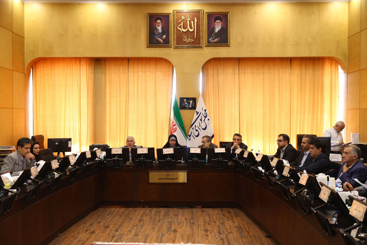 عقب ماندگی برخی دستگاه‌های اجرایی در تحقق تعهدات خود در حوزه سلامت الکترونیک/ سلامت الکترونیک؛ شاه‌کلید تحقق عدالت در درمان و کاهش هزینه‌ها