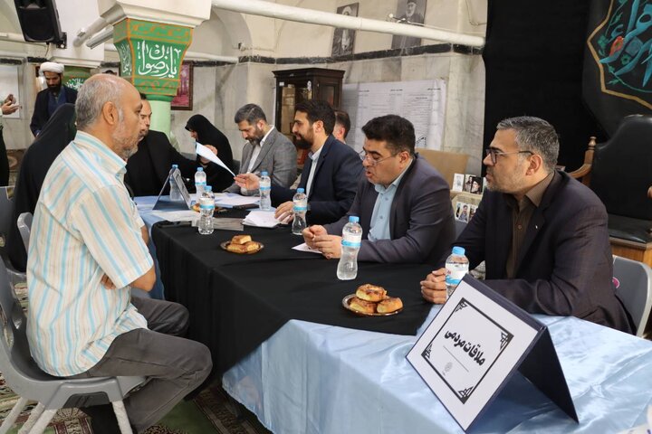 مشاوره حقوقي به شهروندان با محوريت موضوعات مديريت شهري در مسجد الاقصي