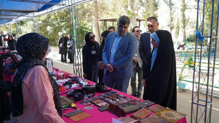 حمايت شهرداري منطقه 21 از بانوان کارآفرين با ايجاد بازارهاي دائمي و نمايشگاه‌هاي عرضه محصولات