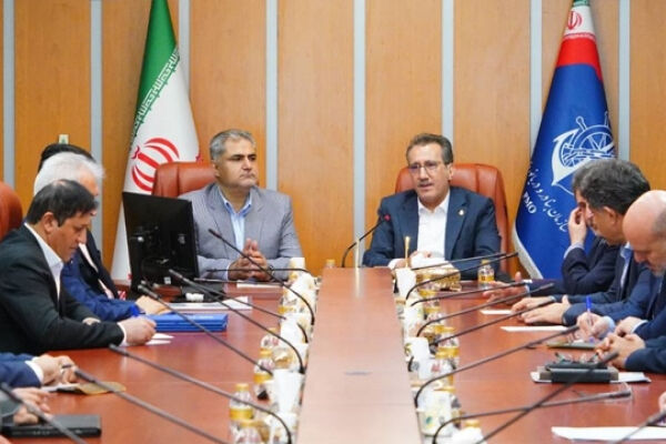 توجه و تمرکز دولت براي ماندگاري کارکنان متخصص در دستگاه‌هاي حاکميتي