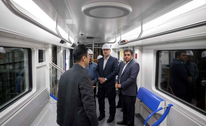 2 رام قطار چینی در مراحل پایانی تولید؛ پروژه وارد فاز تولید انبوه شد/ ویژگی‌های واگن‌های جدید چینی