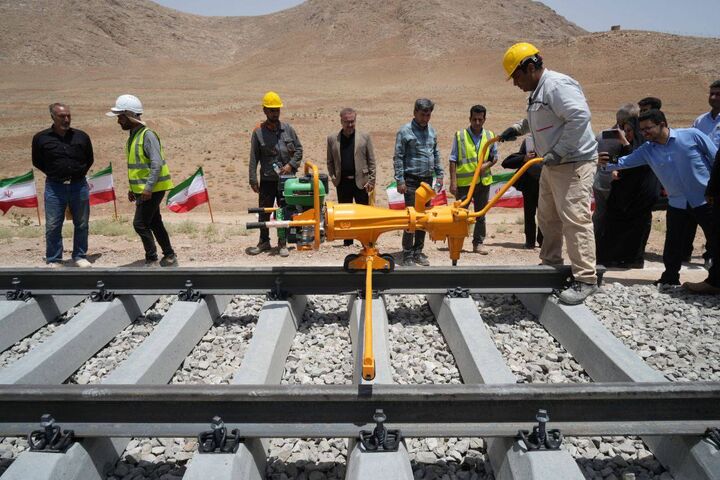 ریل‌گذاری 50 کیلومتر در یک ماه؛ رکوردی بی‌سابقه در  راه‌آهن چابهار–زاهدان