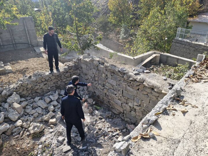 اجراي تبصره ماده 2 و تخريب دو بناي غيرقانوني در حريم منطقه 22