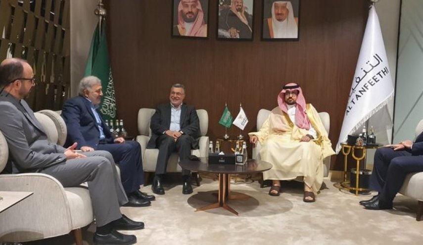 سفر وزير بهداشت به رياض براي شرکت در نمايشگاه جهاني سلامت