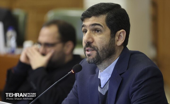 اولین قرارداد شهرداری تهران برای تامین اتوبوس‌ها با خودروسازان داخلی بود/ عدم تحویل به‌موقع چاره‌ای جز واردات نگذاشت/ تبلیغاتی رفتار نکنیم