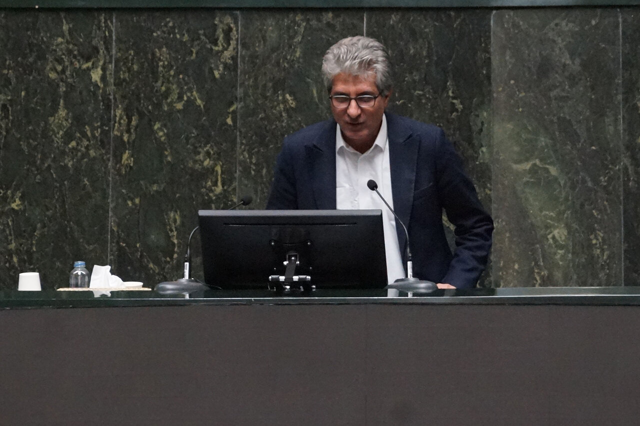 ضرورت برخورد با قاچاقچیان بزرگر سوخت به جای سوخت‌بران جزء