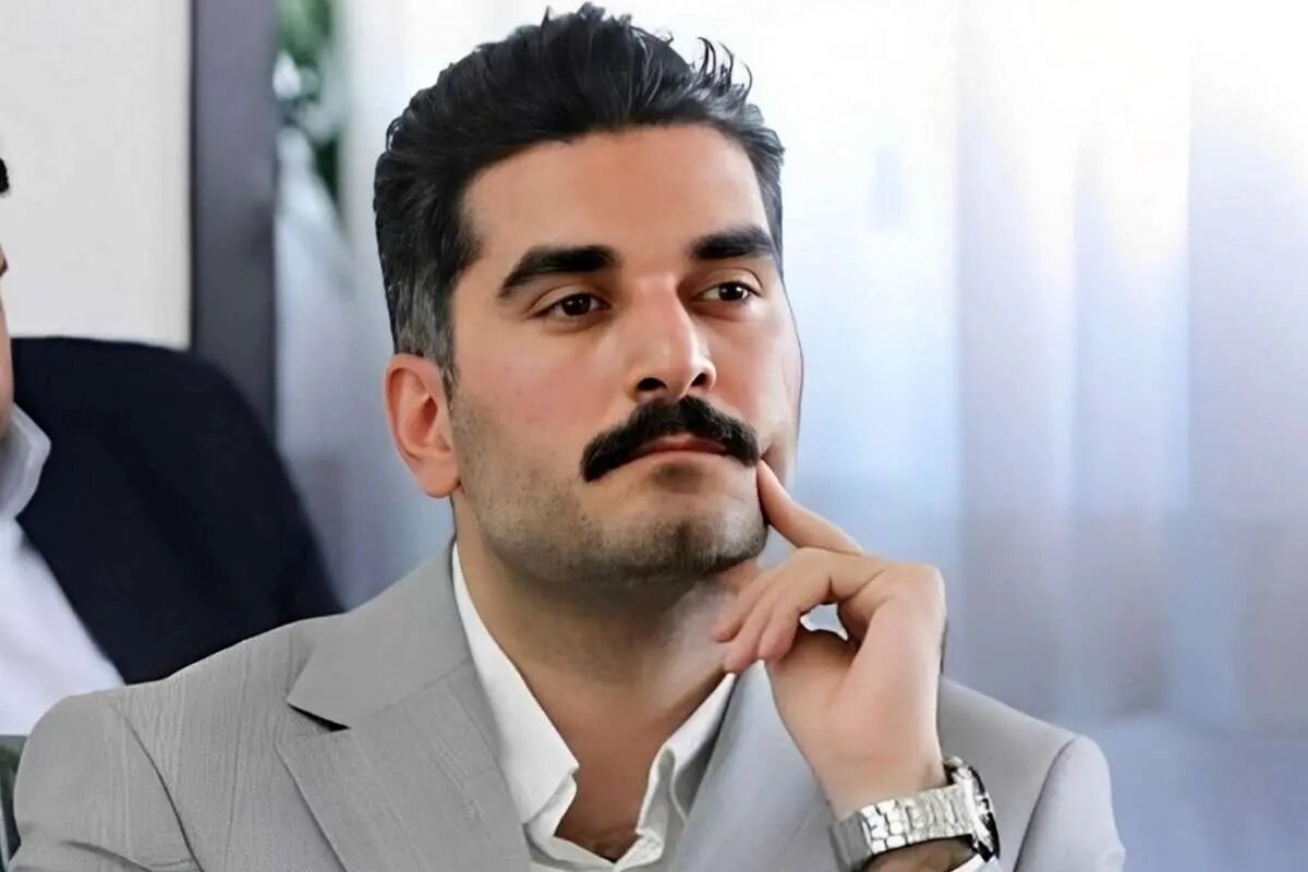 اشتغال هم‌زمان احمدنیا در دو دستگاه دولتی بررسی شود