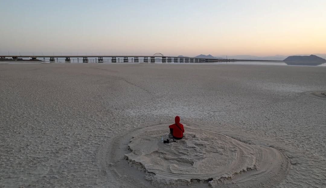 چشم آبی ایران خشکید؛ قصه تلخ دریاچه‌ای که دیگر موج نمی‌زند