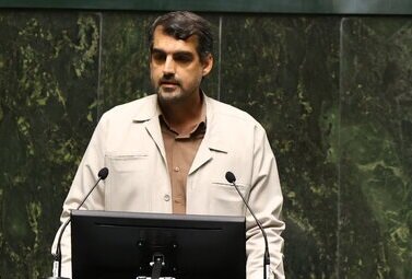 آیین نامه ارتقای اساتید موجب شده که هم‌وغم نخبگان به‌جای حل مشکلات، چاپ مقاله باشد