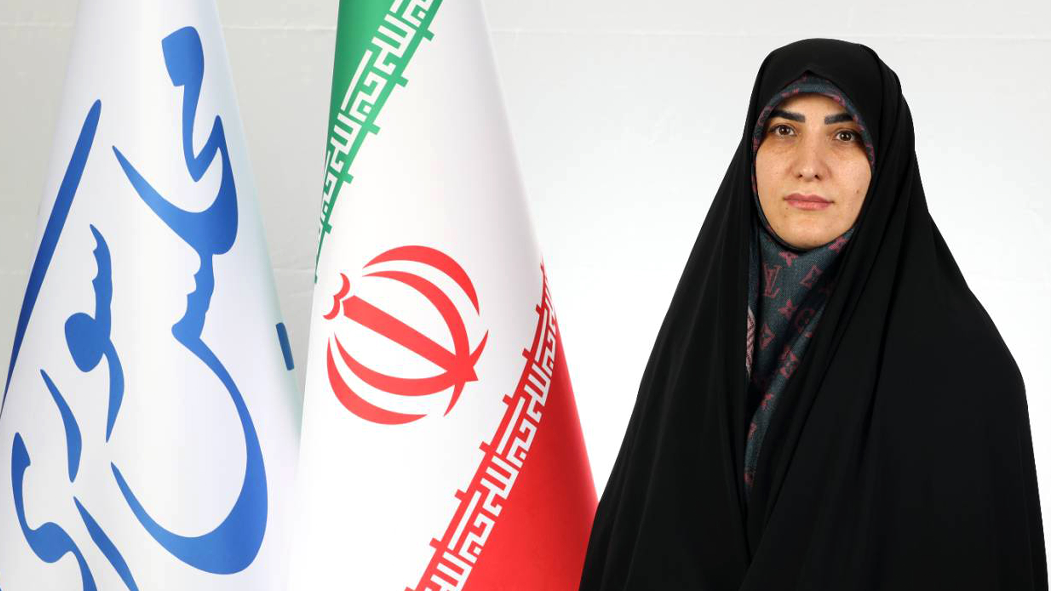 گزارش کميسيون ويژه حمايت از توليد درباره صدور مجوزهاي کسب و کار/تعلل برخي دستگاه ها در ارسال شرايط صدور مجوز به درگاه ملي/متقاضيان براي تحويل مدارک صدور 225 مجوز مهم هنوز حضوري اقدام مي کنند