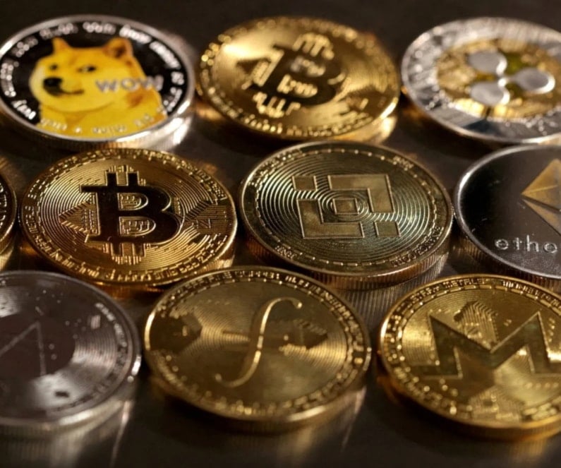 تراجع حاد في سوق العملات المشفّره وتصفيه مراکز تفوق المليار دولار