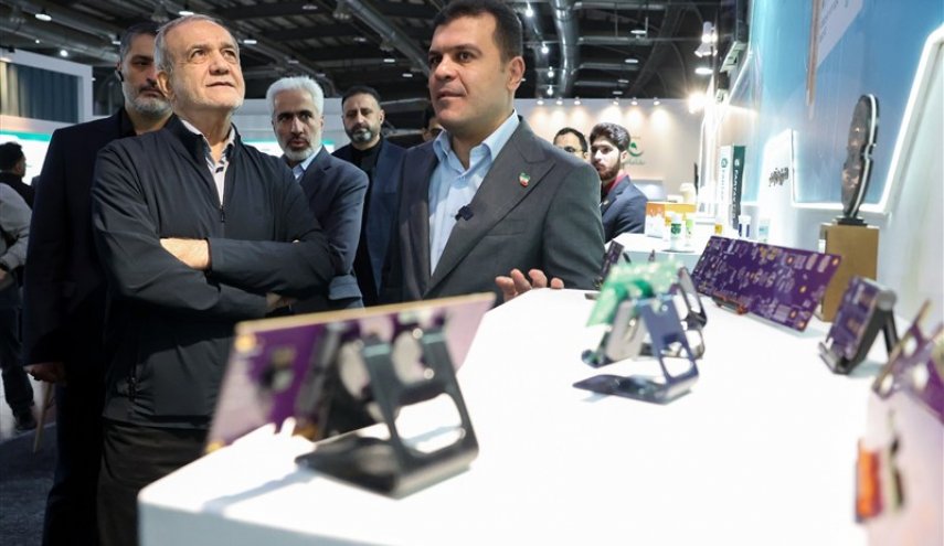 بازدید پزشکیان از نمایشگاه فناوری نانو و فناوری‌های روزآمد