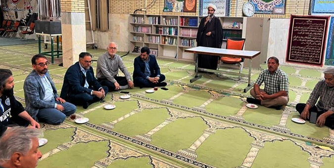 دومين بازديد ميداني معتمدي‌زاده از شهرک برق براي بررسي و پيگيري مشکلات ساکنان