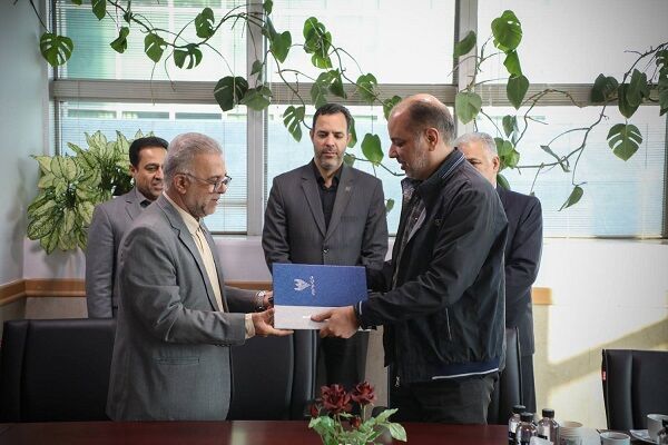 امضاي تفاهم‌نامه همکاري ميان شرکت راه‌آهن و سازمان مديريت بحران کشور