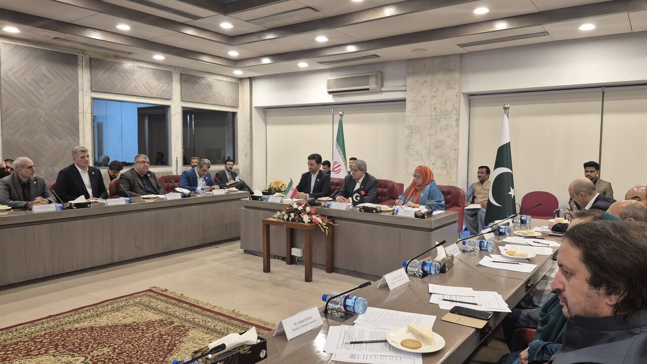 تاکید مالکی بر اجرای سریع توافقات 12 سند همکاری با پاکستان/ درخواست سید نوید قمر برای پیگیری سالانه توافقات دوجانبه