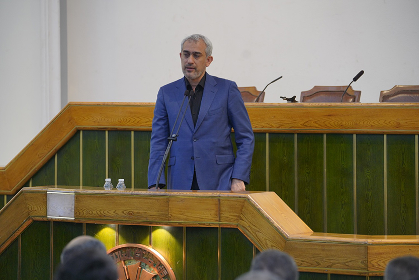 حضور وزير اقتصاد در همايش بررسي عملکرد شش ماهه اول سال1404 بانک ملي ايران