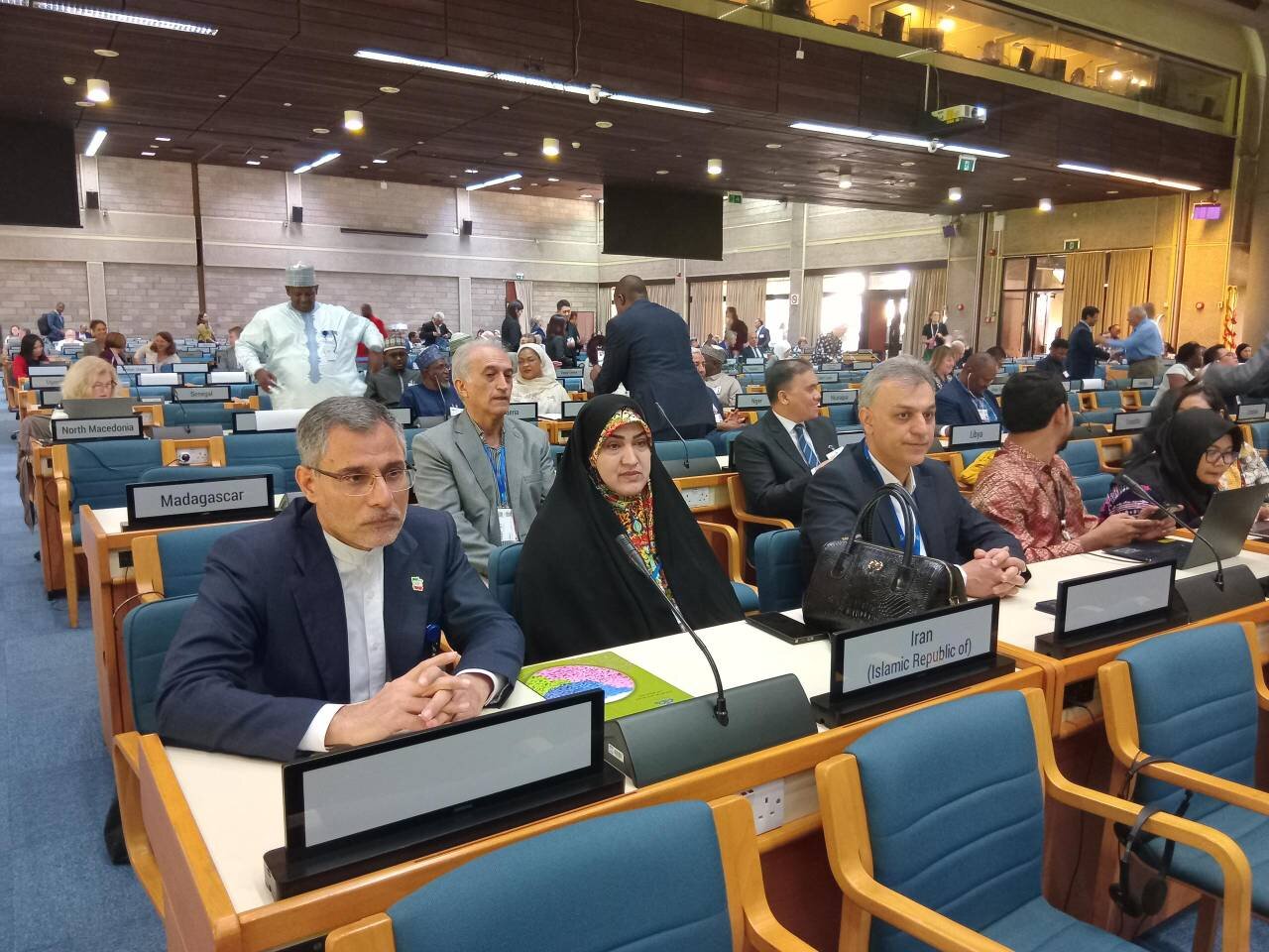 حضور رئیس فراکسیون محیط زیست در سی و هفتمین نشست اعضای پروتکل مونترال در نایروبی