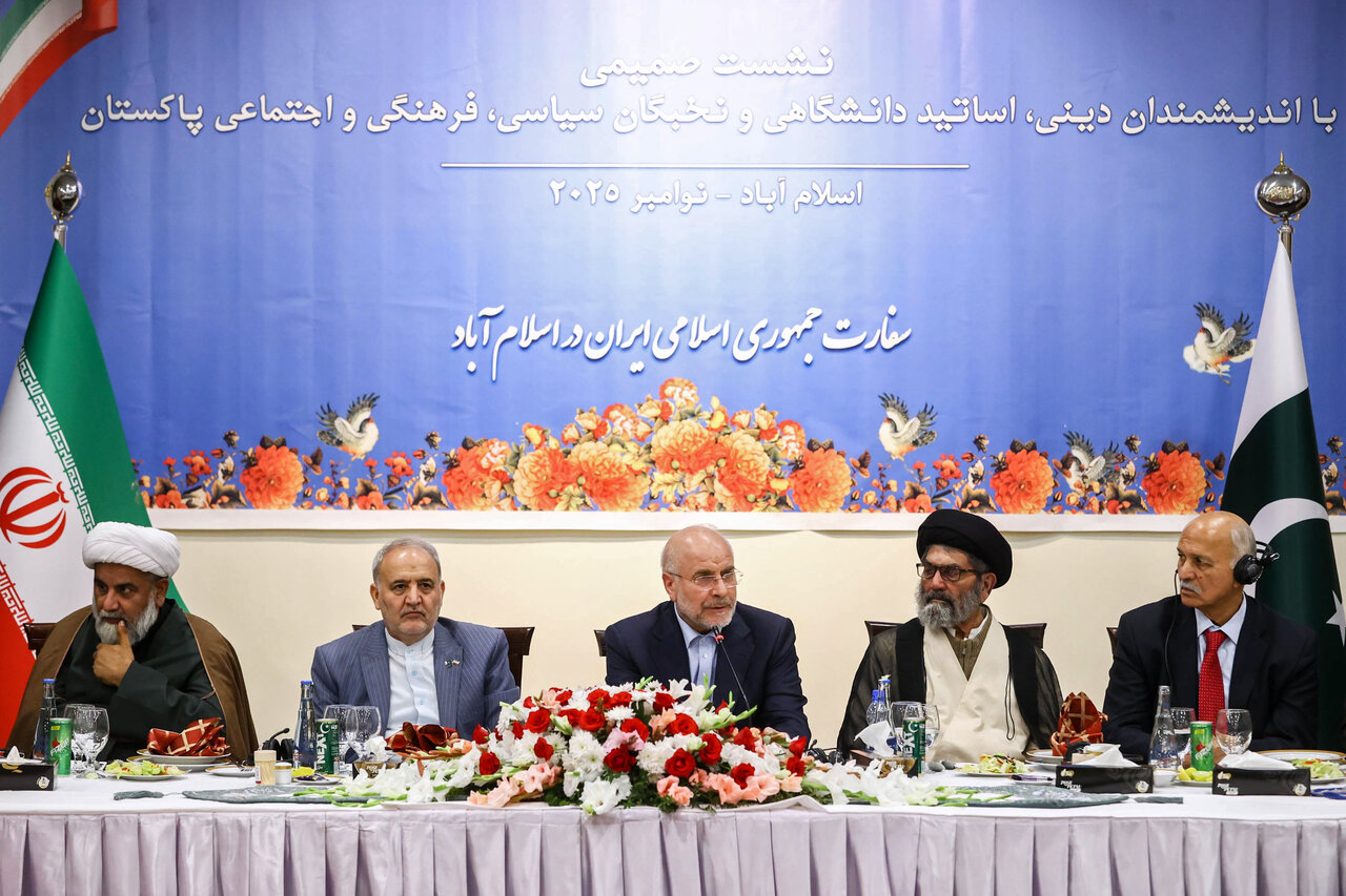 آمریکا به دنبال دودستگی در امت اسلامی/ صلح تحمیلی و جنگ تحمیلی استقلال کشورهای مسلمان را هدف قرار داده است