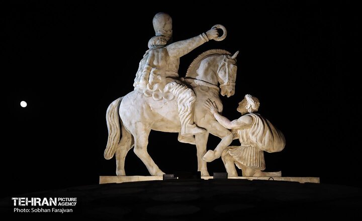 جوادي يگانه: بايد از شهرداري تهران ممنون بود/ استاد دانشگاه فلوريدا جنوبي: سازه ميدان انقلاب؛ مظهر قدرت ايرانيان