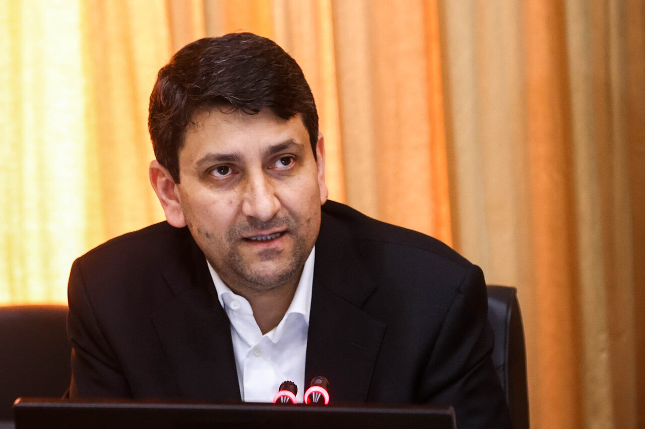 75 درصد احکام برنامه هفتم در وزارت ارتباطات محقق شده است / مهاجرت تاريخي از سيم مسي به فيبر نوري در دولت چهاردهم / از فيبر نوري تا فضا؛ وزارت ارتباطات در مسير تحقق 75 درصدي برنامه هفتم