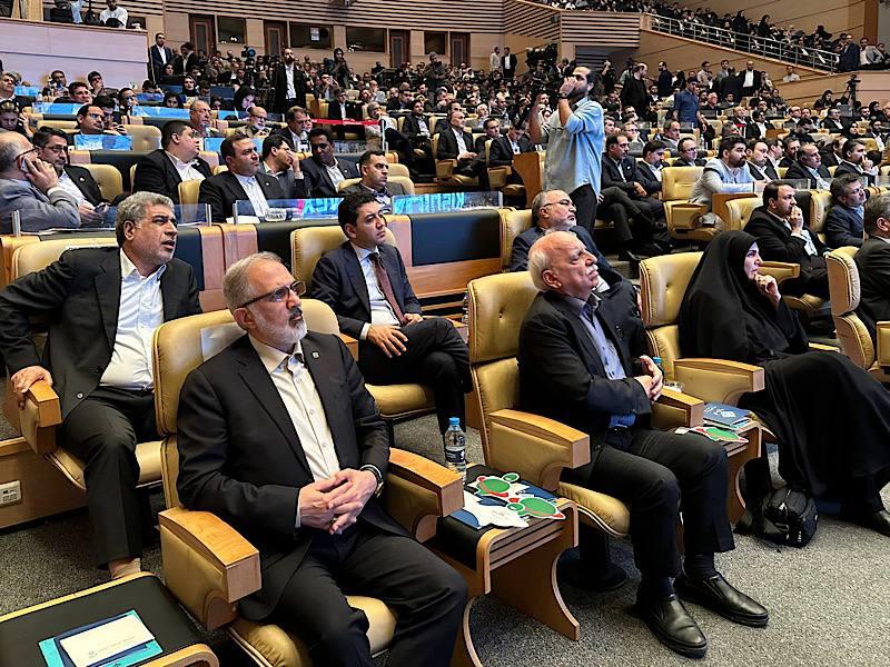 با حضور بانک مسکن؛ رویداد بزرگ کیش اینوکس 2025 آغاز به کار کرد/ حضور هدفمند با شعار «ارزش‌آفرینی پایدار، بازارگاه بانک مسکن»