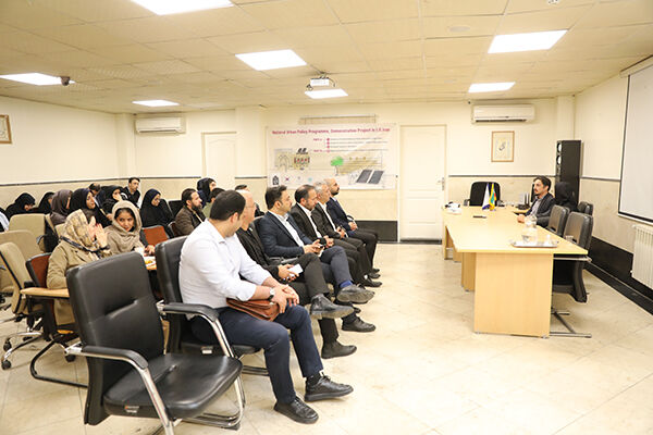 برگزاري نشست تغييرات اقليمي و مزاياي استفاده از انرژي‌هاي تجديدپذير