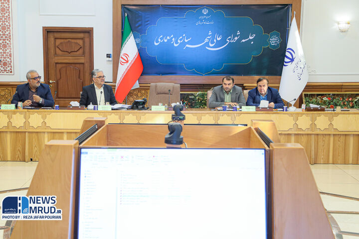 موافقت با طرح جامع بیرجند و دستورالعمل ماده 14 قانون زمین شهری تبریز با تاکید بر حفظ باغات