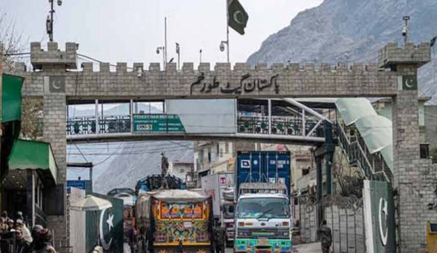 وزیر دفاع پاکستان: تصمیم افغانستان برای کاهش همکاری تجاری با اسلام آباد به سود ما است