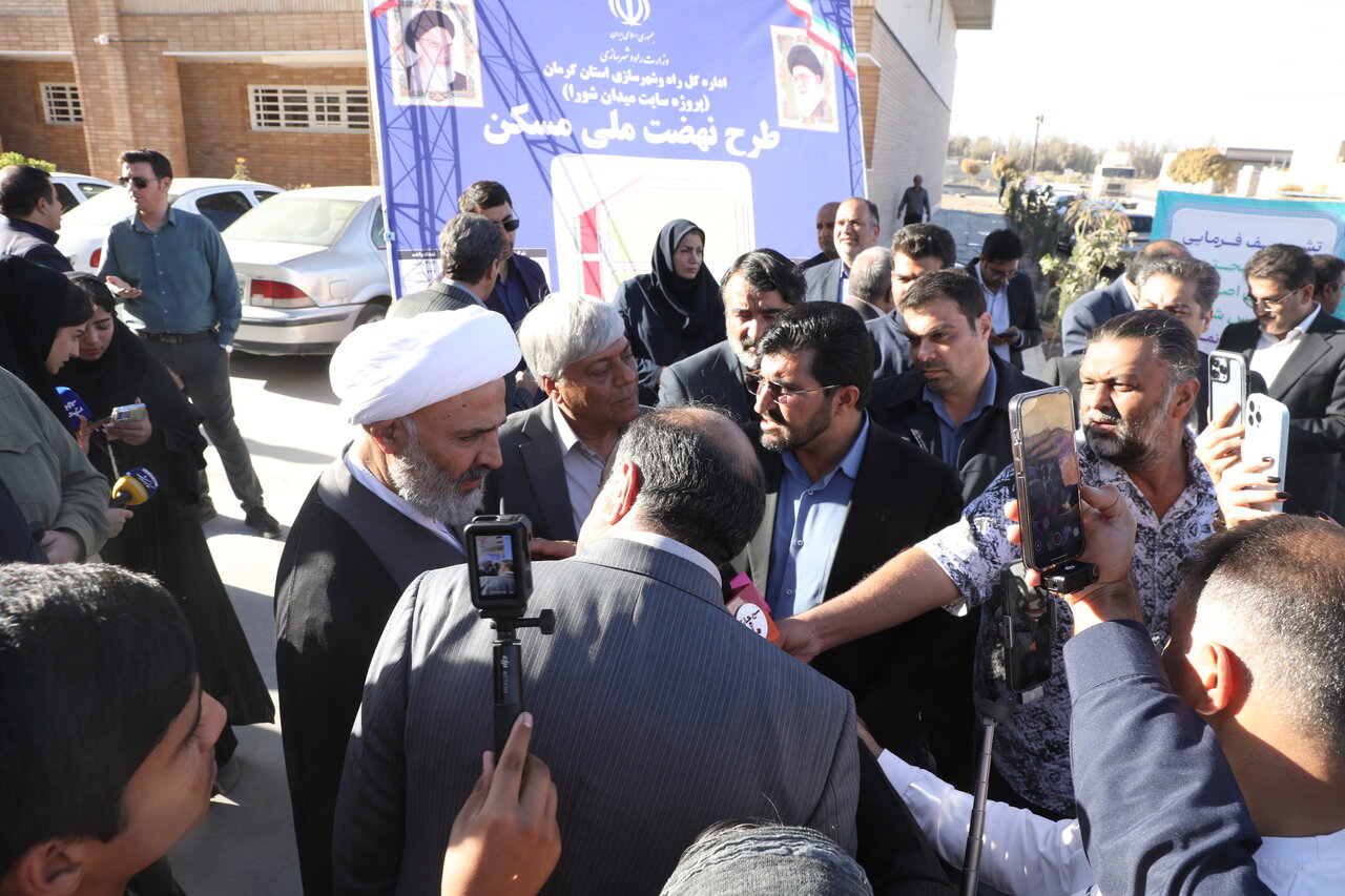 بازديد کميسيون اصل نود از پروژه‌هاي مسکن سيرجان/ لزوم تسريع در ساخت پروژه‌هاي نهضت ملي مسکن و فرايند واگذاري زمين