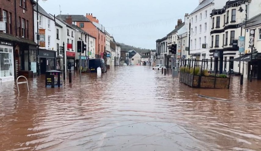 سيل، زندگي مردم در انگليس را مختل کرد