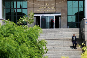 تامين و تخصيص اراضي بيش از 819 هزار واحد مسکن شهري و روستايي در قالب اراضي 99 ساله