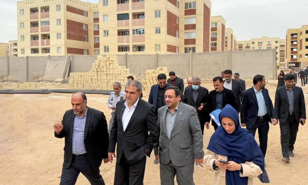 قدردانی معاون وزیر راه و شهرسازی از عملکرد بانک مسکن در طرح نهضت ملی استان یزد/ تامین مالی بیش از 42 هزار میلیارد ریالی نهضت ملی یزد