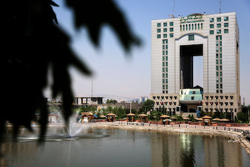 70 هزار تن ميلگرد به پروژه‌هاي طرح‌هاي حمايتي مسکن تخصيص يافت/ ثبت 2.9 ميليون قرارداد رايگان اجاره در سامانه خودنويس