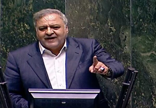 وضعیت نیروهای حق‌التدریس و جوانان پزشک مناطق محروم نیازمند تدبیر فوری است